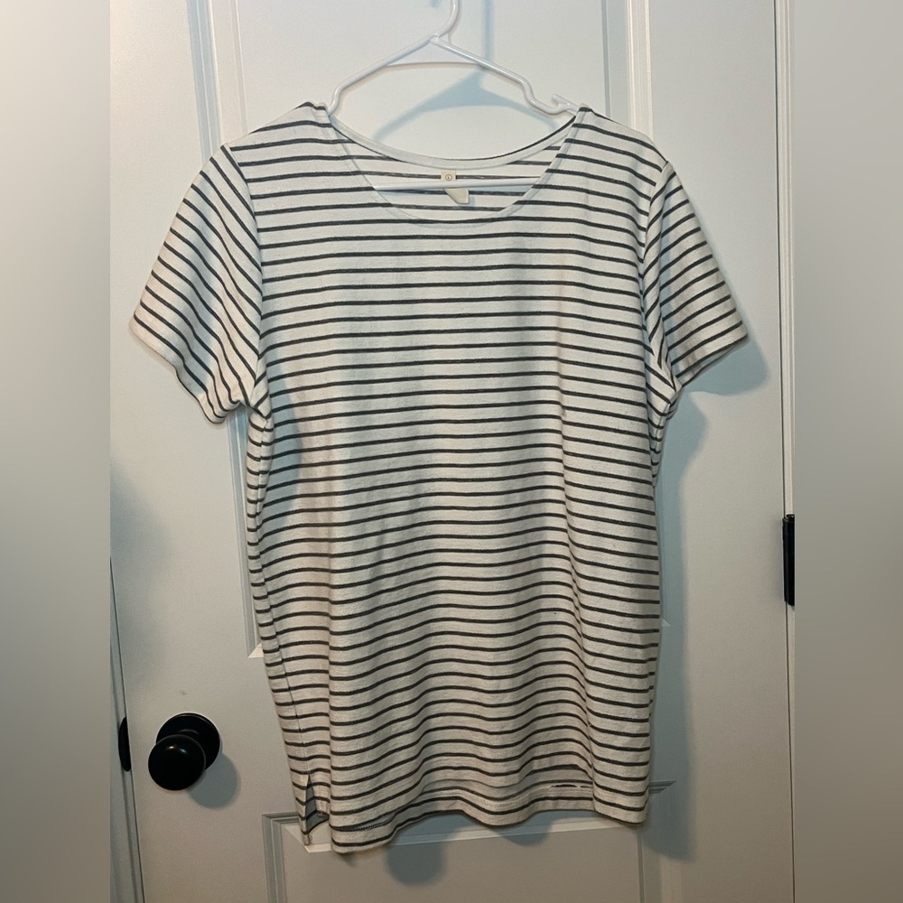 Wishlist Gray and White striped pullover size large